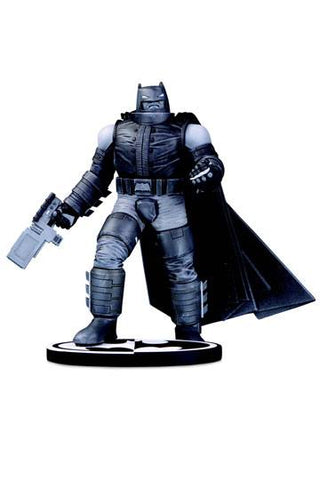 Batman Black & White Estatua Batman by Frank Miller 18 cm